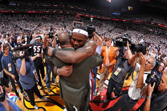 勒布朗詹姆斯的励志故事,关于勒布朗詹姆斯的励志作文