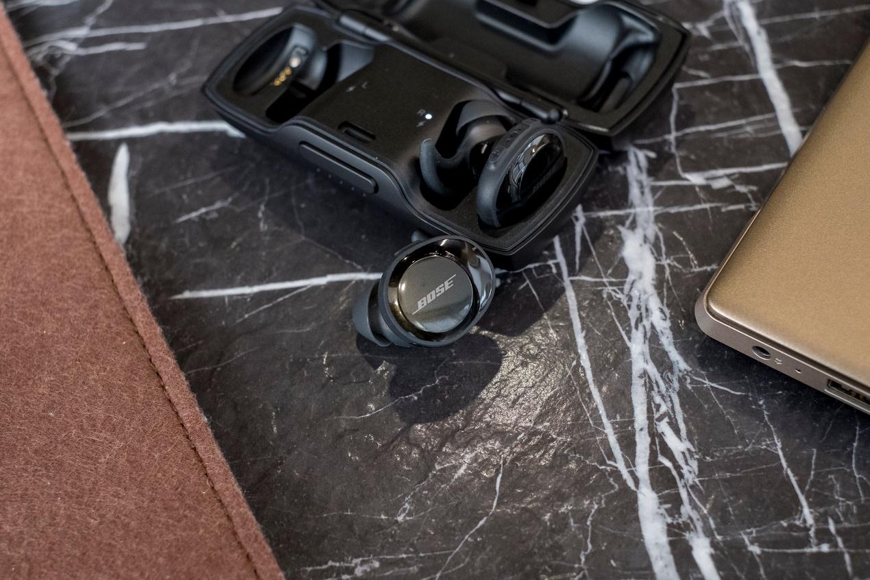 同样代号为FreeBose与JBL的真无线运动耳塞谁更自由一点？