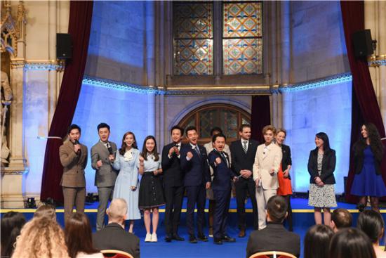 学霸邓超惨遭各种打脸跑男,邓超飙英语被怼的艺人片段高清