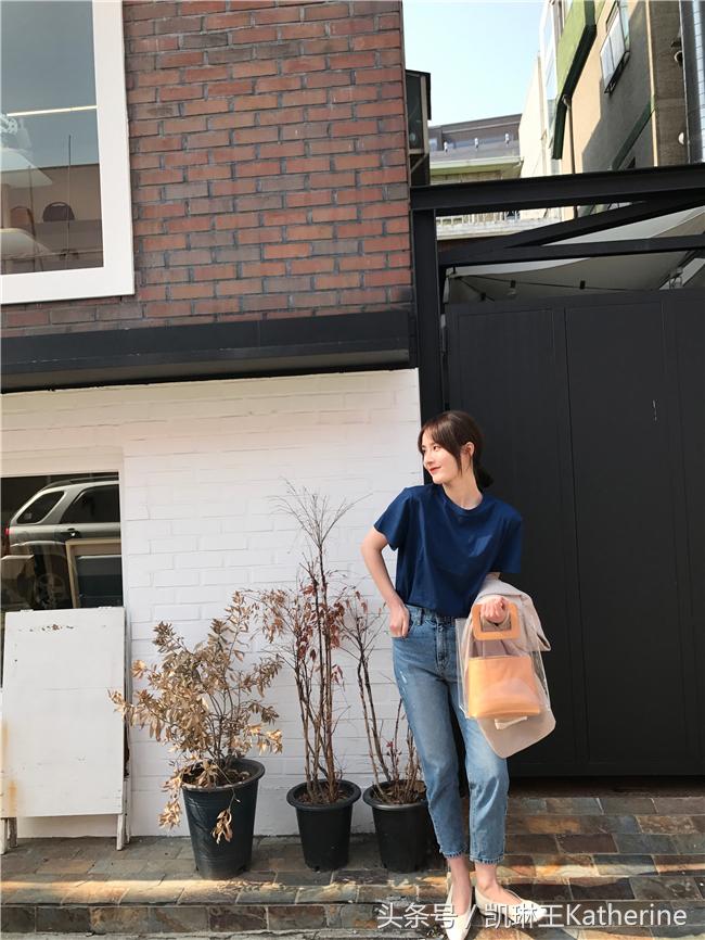 特别火的塑料袋包包,女生行李手提袋最近流行款