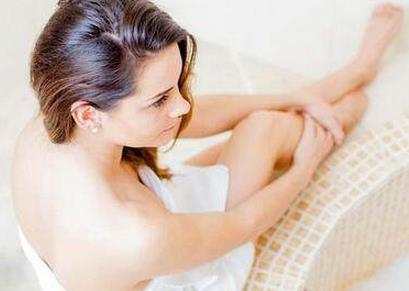 一边洗澡一边尿尿，医生：女性要多做