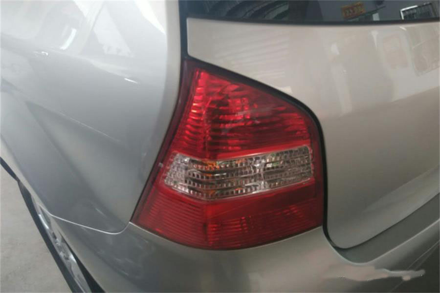 日产骊威2013款劲锐型1.6豪华版,10万以下空间大的车