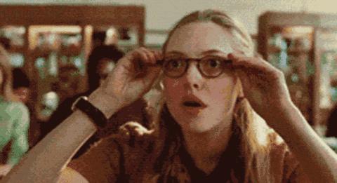 长期戴眼镜会导致面部变形吗,长期戴眼镜眼睛会变形