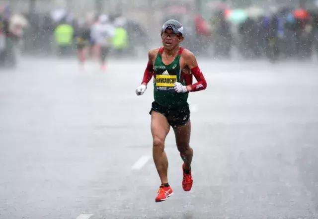 深度解析波马冠军川内优辉的“业余”跑姿：适合自己的才是最好的