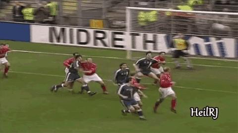 少林足球中足球经典片段,少林足球经典凌空抽射