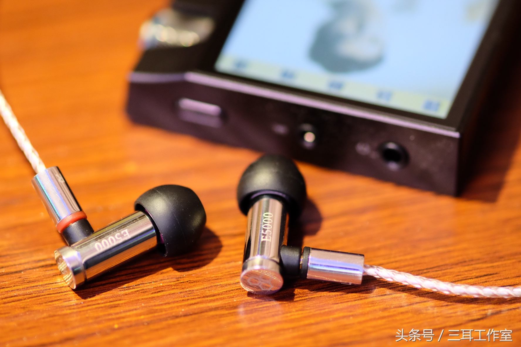 用了这个线材接口意味着这日本品牌放弃角逐世界最小耳机称号？