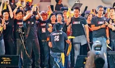 他们这么优秀，为什么要喜欢外国人？