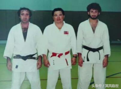 毁三观！拉登居然是个爱看电影，爱玩游戏，喜好限制级视频的宅男