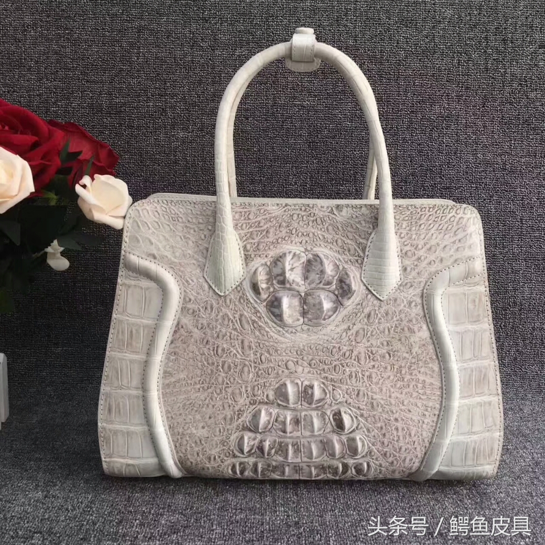 秋冬手袋流行元素,热门手袋款式