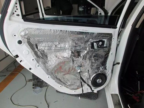 腾出空间享受生活起亚K2无损汽车音响改装劲浪潍坊成功音响改装