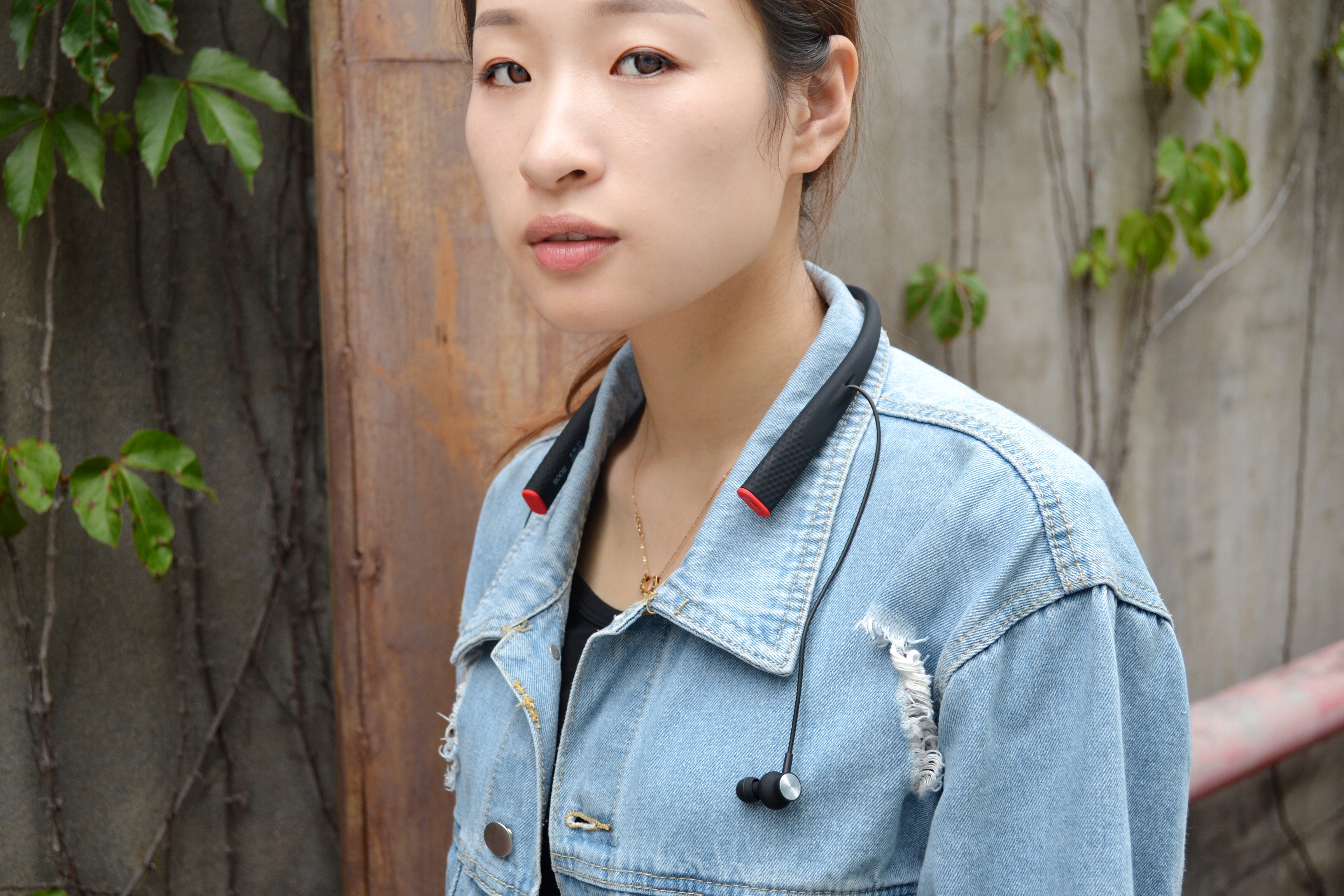 运动休闲范，超高性价比，itoosKA2项圈式音乐蓝牙耳机试听