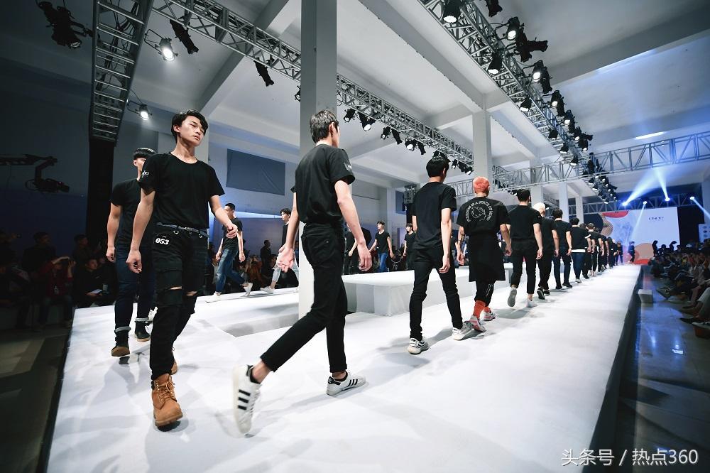 全黑走秀服饰,淘宝模特都有什么类型的服装