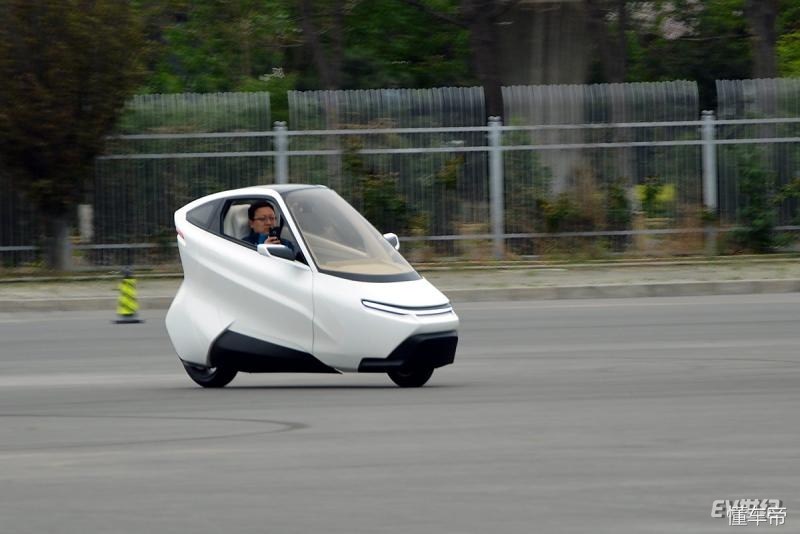 解决最后一公里的新出行利器体验凌云两轮电动车