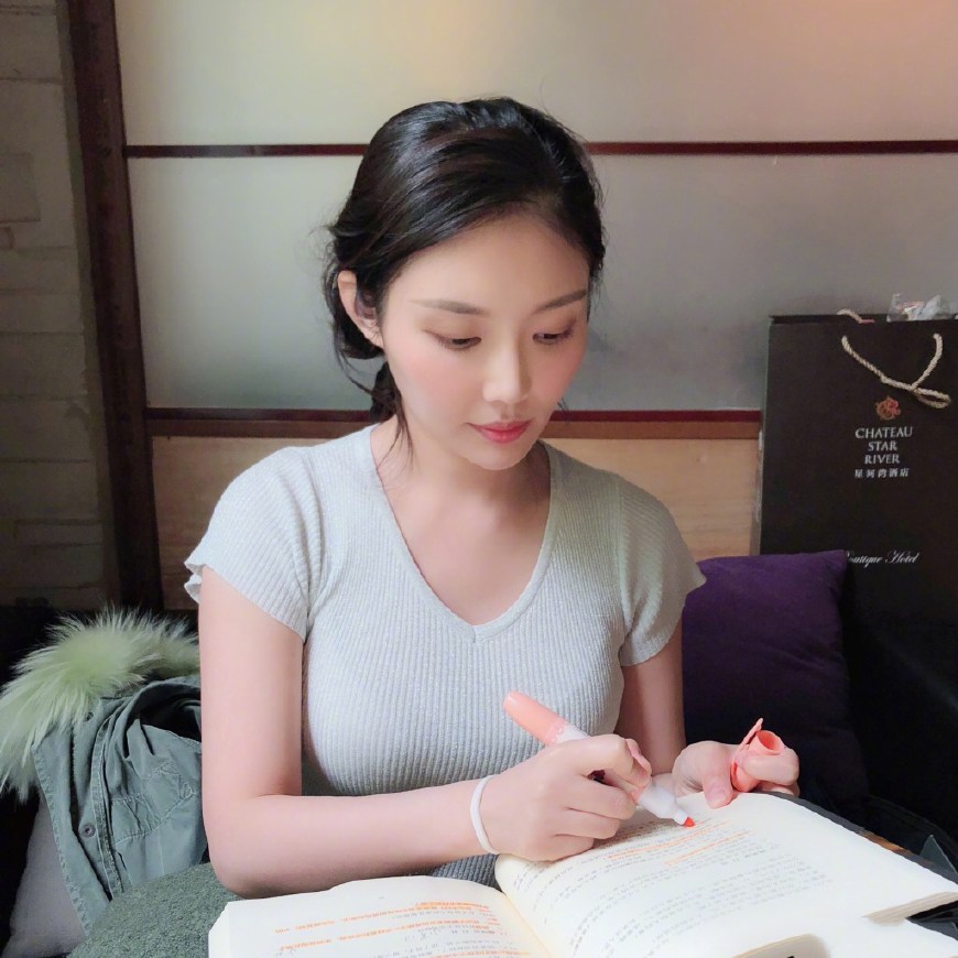 大嫂徐冬冬惊艳亮相,徐冬冬海边素颜照曝光