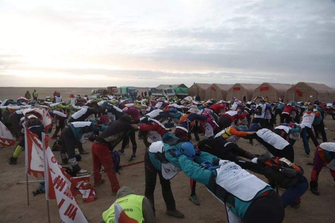 陶冶户外徒步戈壁,陶冶户外挑战无人区