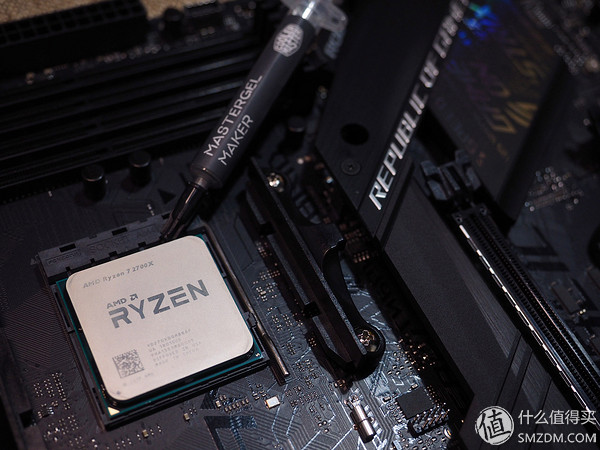 Zen+启动！船新组合RyzenR72700X+华硕ROGX470F—RGB开箱