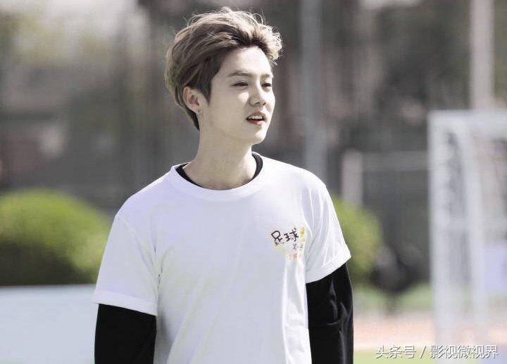 鹿晗19年曼联,鹿晗解说曼联vs莱斯特城完整