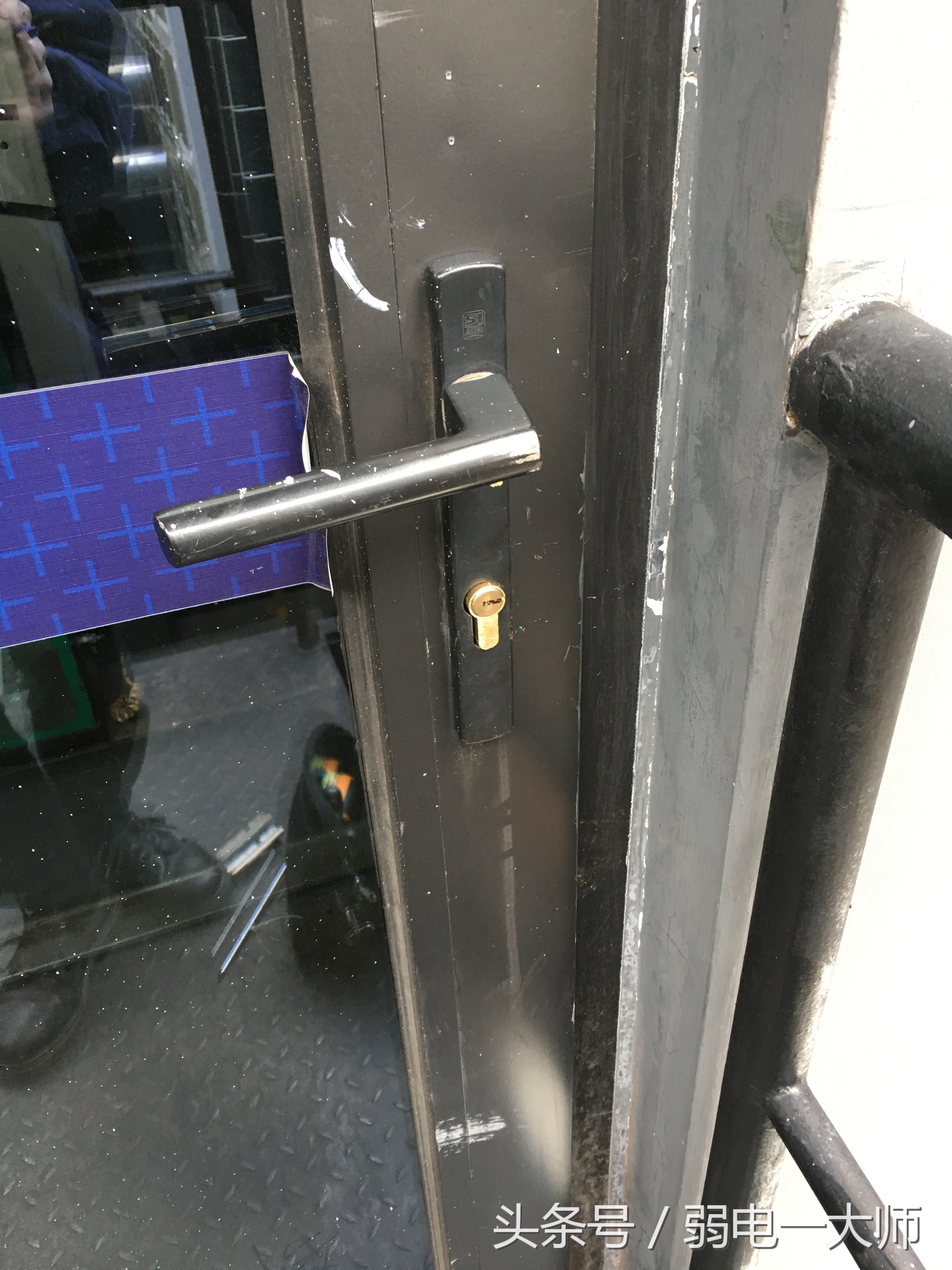 换个普通锁芯要300正常吗,换个简单锁芯多少钱