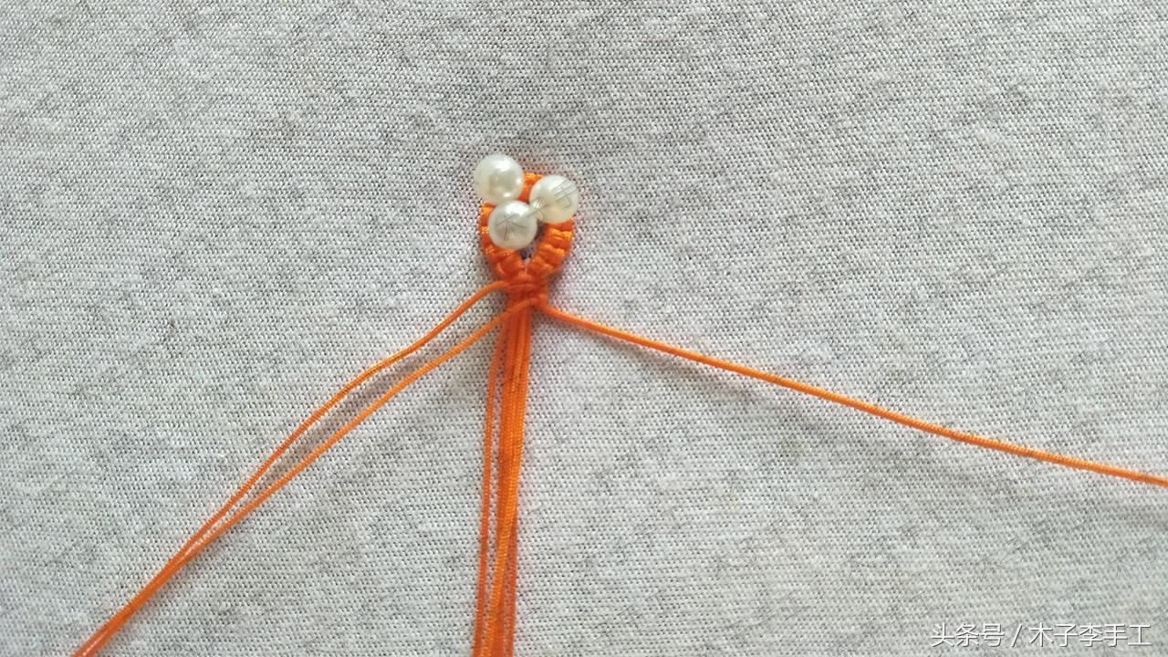 红绳编手链教程简单好看,用一根细红绳编简单手链