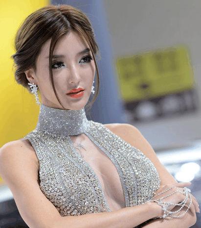 盘点车展上的那些奇葩车模,北京车展为什么没车模