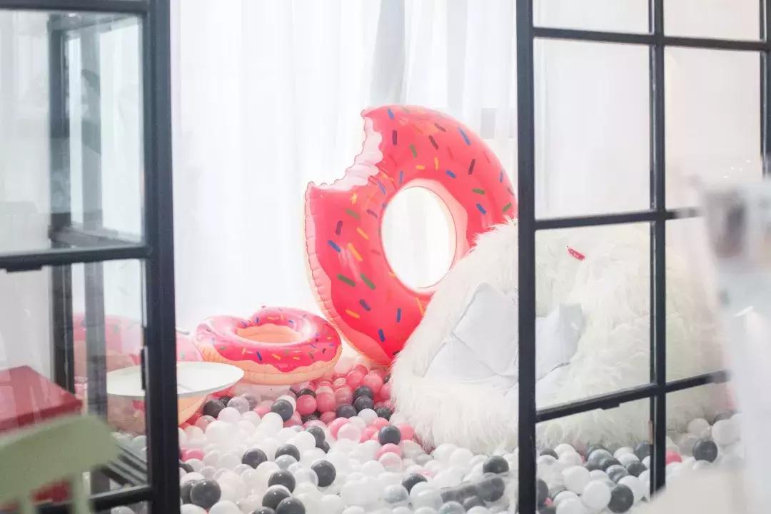 沿江大道惊现梦幻白房子,来的人都想和老板做朋友!