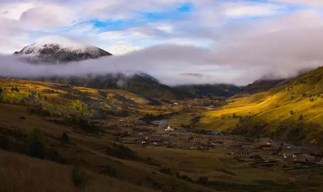 小镇如歌，且听风吟，大研、独克宗、理塘……