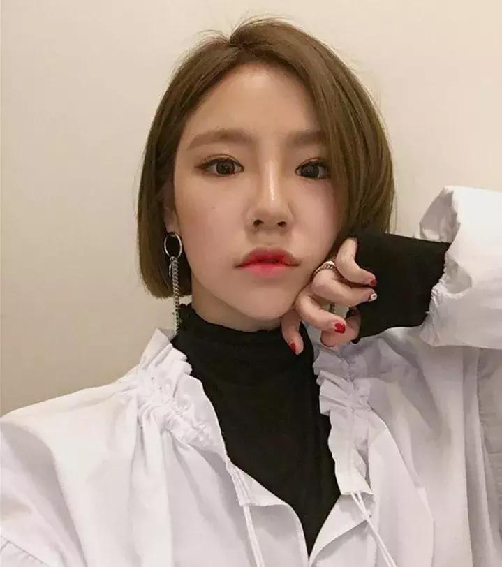 适合圆脸的短发烫发造型最新款,适合圆脸的短发胖女孩