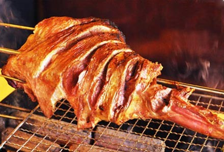 没有什么是一顿全羊宴解决不了,没有什么是一顿羊排解决不了的事