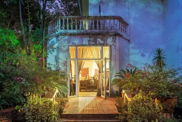 私奔扯证相爱26年，女儿重病脑瘫，仍把生活过成了诗！