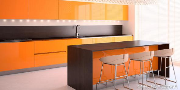 家里装修，饰面板、烤漆、纳米微晶板和模压橱柜买哪种好？