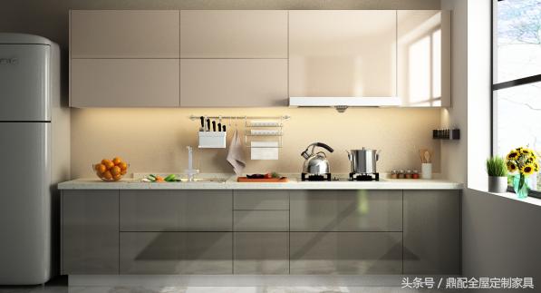 家里装修，饰面板、烤漆、纳米微晶板和模压橱柜买哪种好？