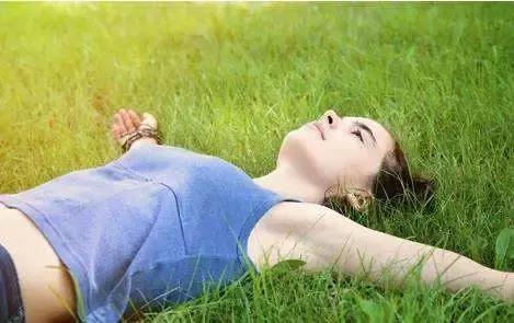 女的经常内裤很脏是白带吗,女性老是内裤里有白带