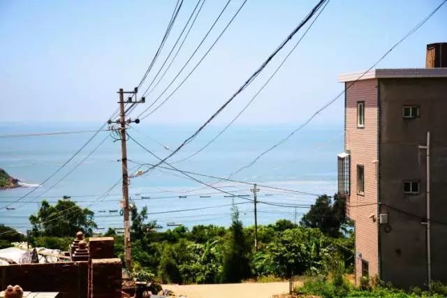 离厦门200公里的城市,离厦门十来分钟的小城