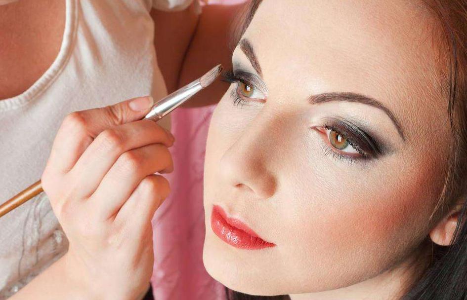 求夏日不脱妆秘诀,夏日不脱妆秘诀干皮