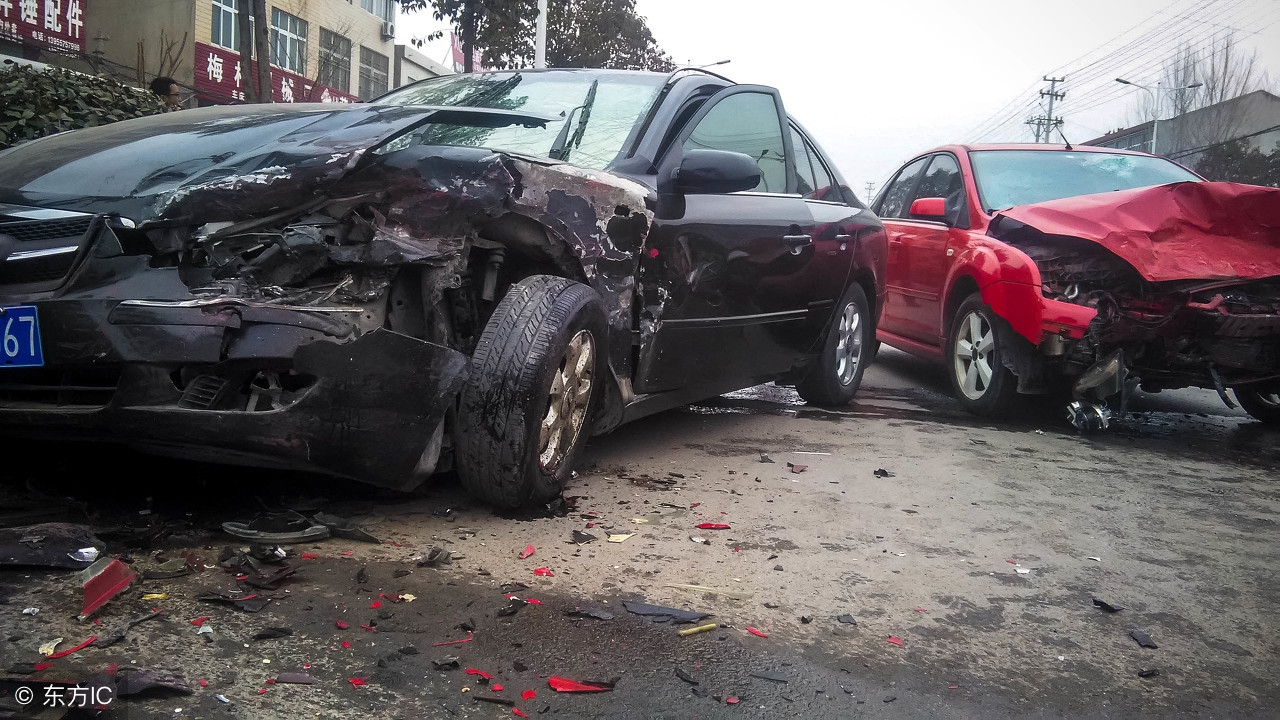 高速路上刹车失灵怎么处理手动,高速路上刹车失灵电子手刹怎么用