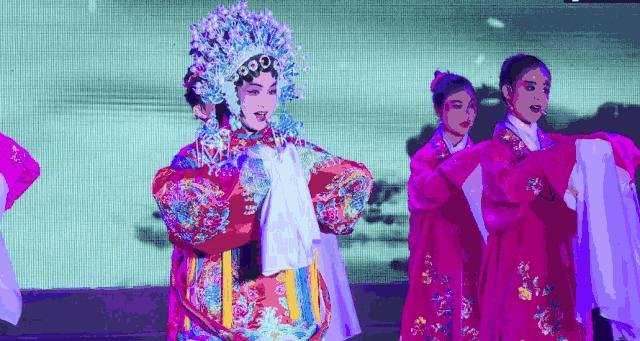 我在西乡中学，等一个人！