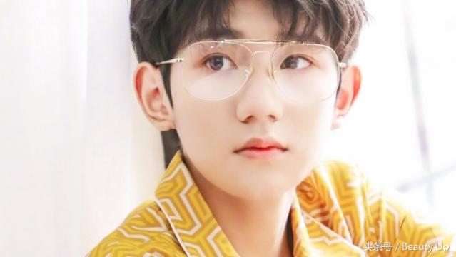 时尚又显年轻的眼镜框子,洋气时尚高颜值显脸小眼镜