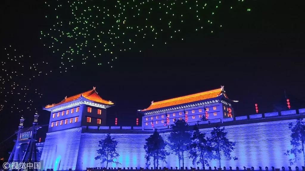 西安千架无人机视频,陕西省西安市千架无人机表演