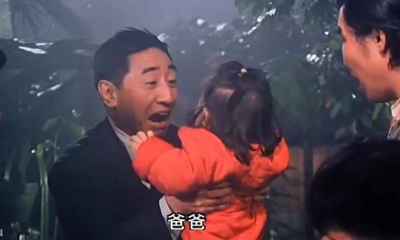 感动国人的哑叔去世，他收酒瓶养育弃婴，如今酒干倘卖无成绝响