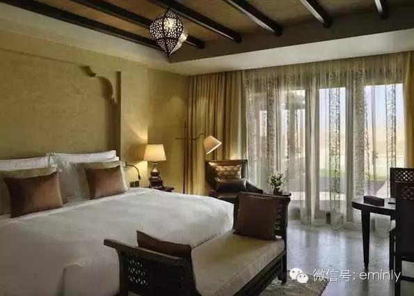 「阿布扎比」与世隔绝,充满神秘色彩の沙漠皇宫酒店