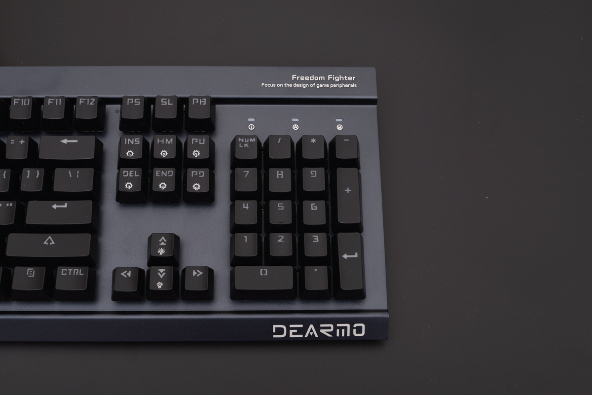 世界杯来了,换个机械键盘边打FIFAONLINA4边等