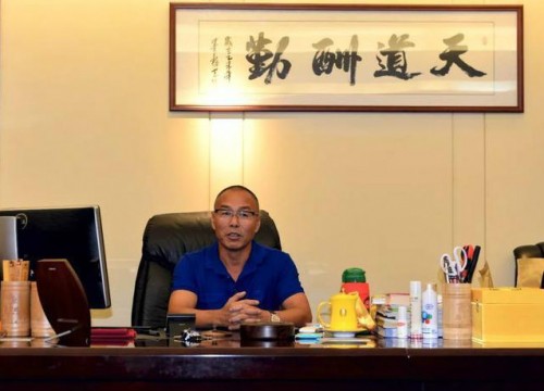 贺华神龙火锅荣膺“2018中国十佳文化餐饮品牌”