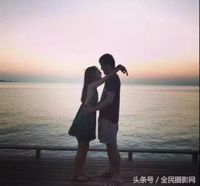 你负责貌美如花，我负责拍照那些一起开网店的摄影师情侣们~