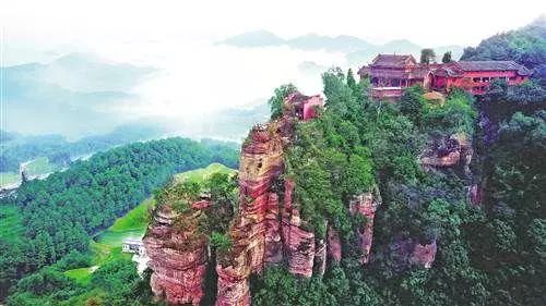 这趟高铁列车上的美食全国独有,渝贵高铁沿途风景