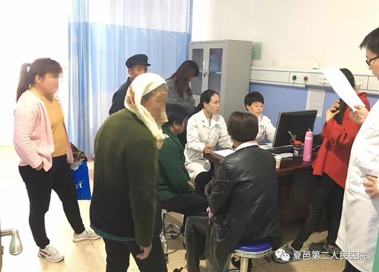 新手妈妈母乳喂养疼,喂母乳得急性乳腺炎是什么症状