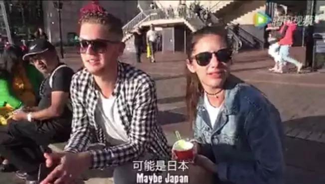 华丽汉服在外国街头惊艳外国人,中国汉服小姐姐美到哭了