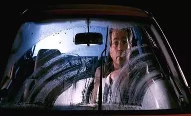 雨刷一直刮不停怎么办,雨刷总刷不干净