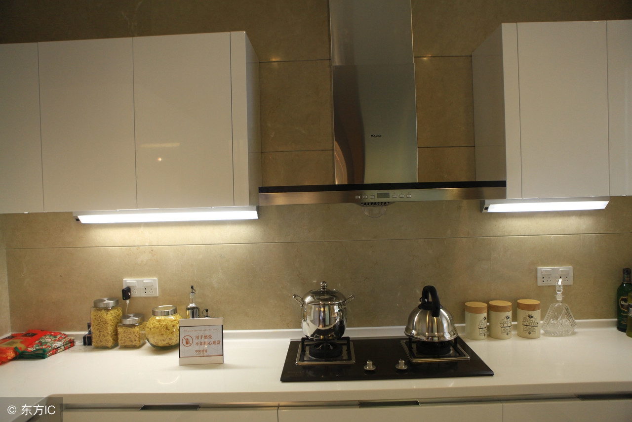 厨师长期炒菜吸油烟的危害,炒菜避免吸入油烟的方法