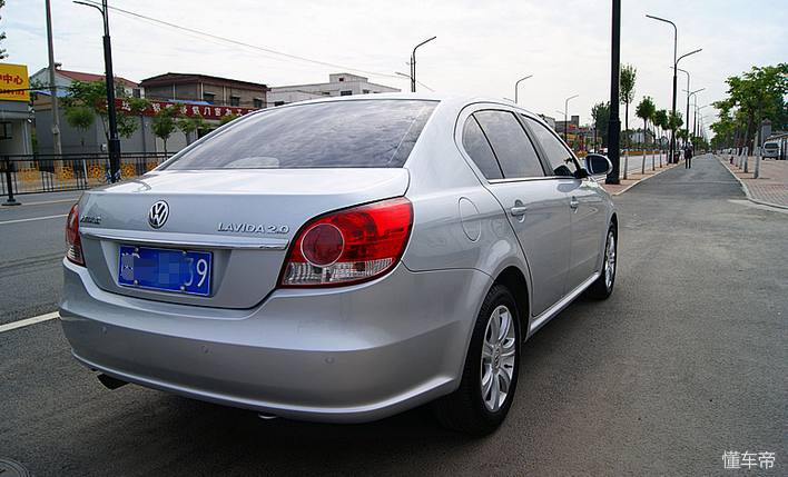 09款大众朗逸底盘详解视频,09年大众朗逸2.0自动二手车多少钱