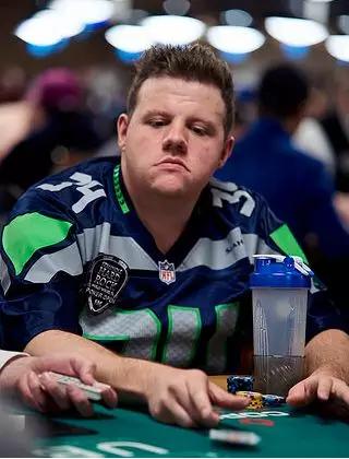 趣闻｜WSOP中可怜的小胖：比赛收入450万刀依旧热爱扑克！